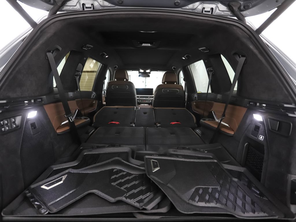 Used 2024 BMW X7 xDrive40i AWD/4WD image 30
