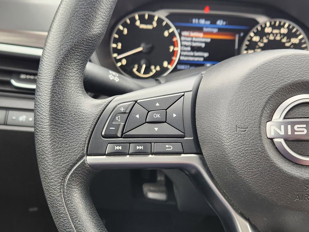 Used 2024 Nissan Altima 2.5 SV image 16