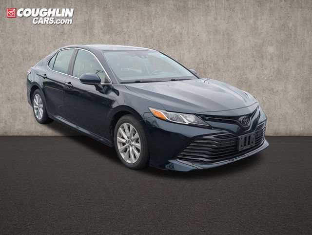 Used 2019 Toyota Camry LE FWD image 1