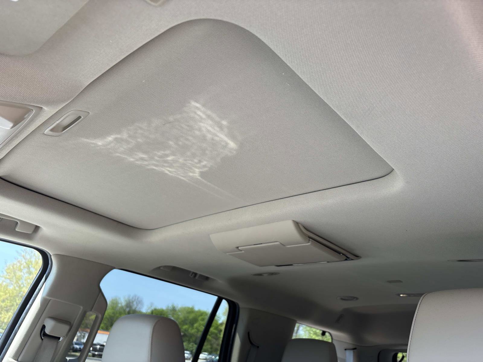 Used 2018 Cadillac Escalade Premium Luxury image 17