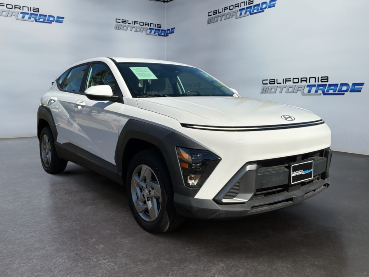 Used 2024 Hyundai Kona SE AWD/4WD image 3