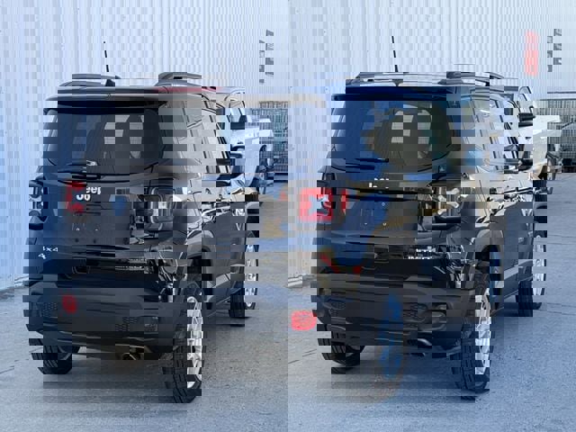 Used 2021 Jeep Renegade Limited image 4