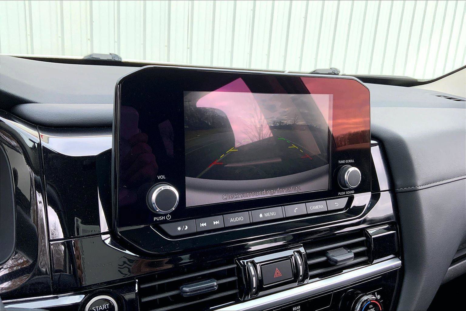 Used 2024 Nissan Pathfinder SV w/ Black Appearance Package image 17