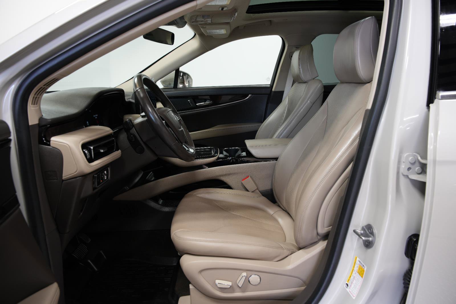 Used 2022 Lincoln Nautilus Reserve image 27