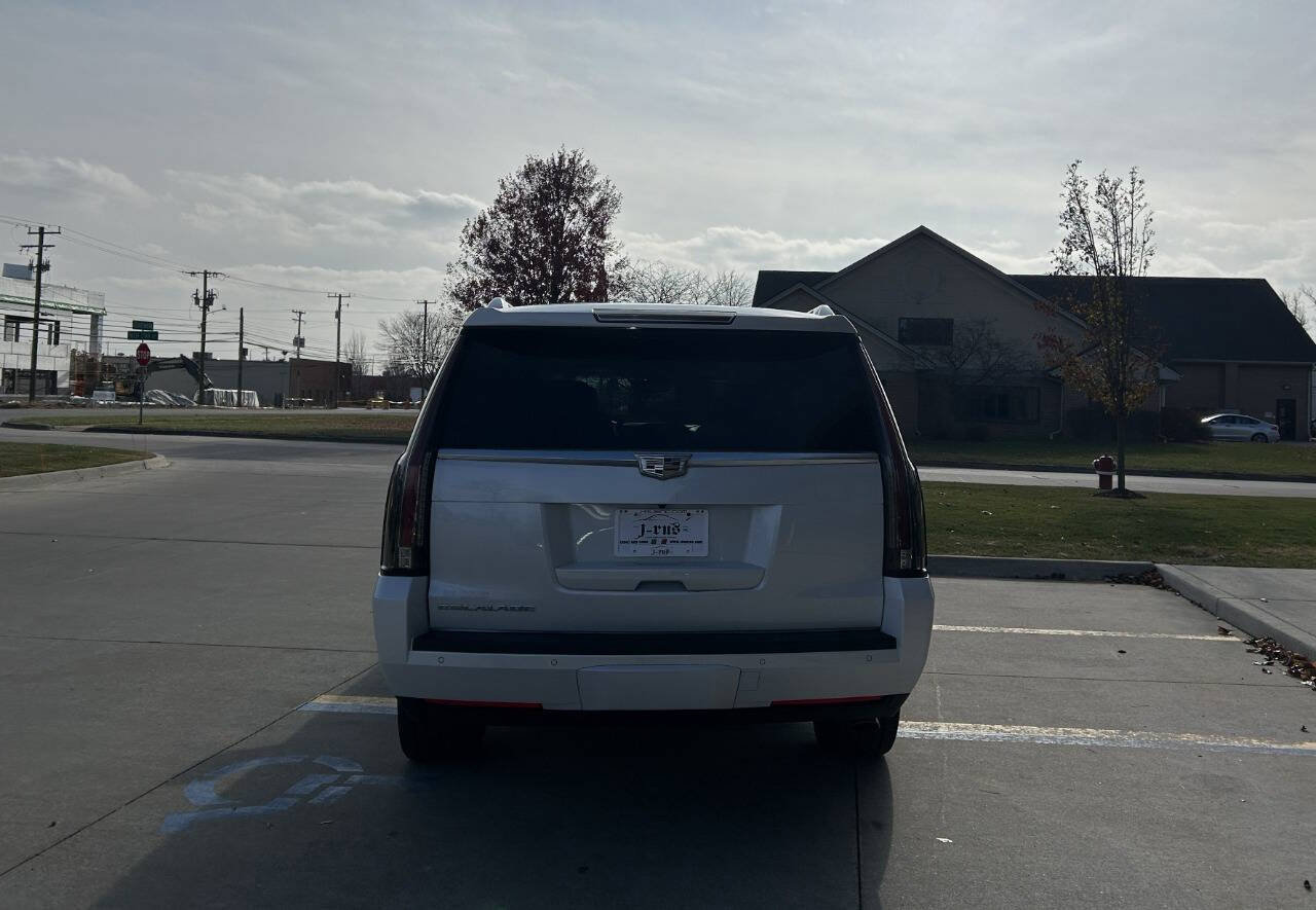 Used 2016 Cadillac Escalade ESV Luxury image 7