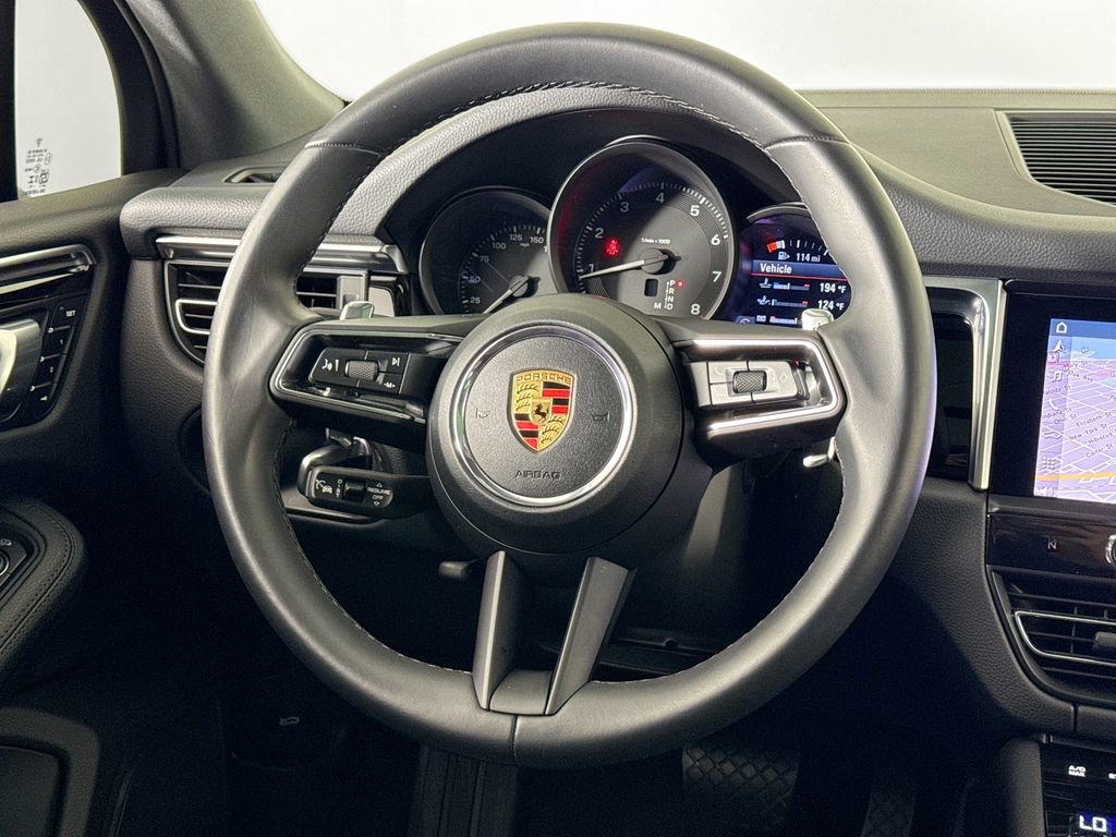 Used 2024 Porsche Macan AWD/4WD image 21
