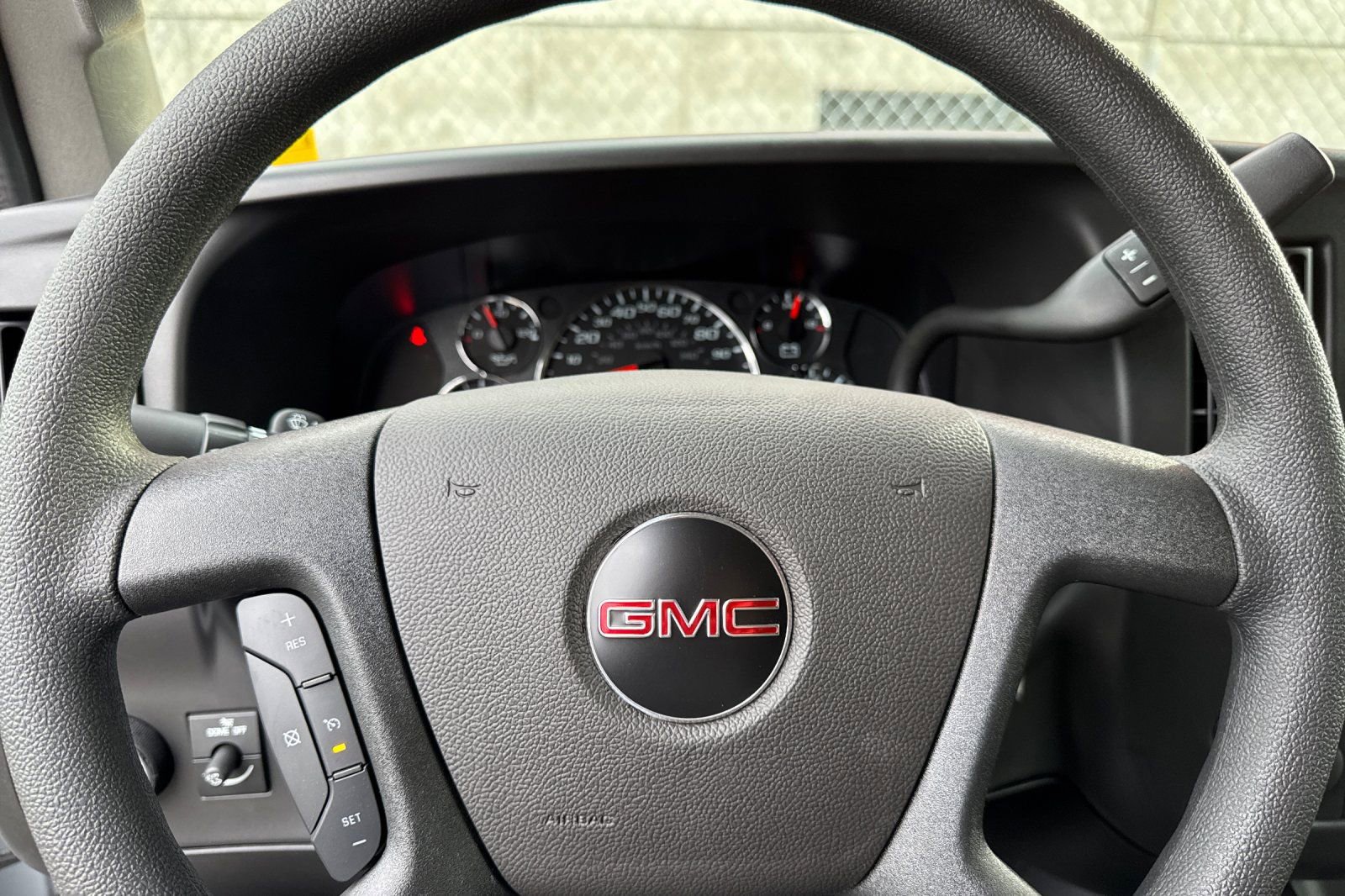 New 2025 GMC Savana 2500 w/ Driver Convenience Package RWD image 22