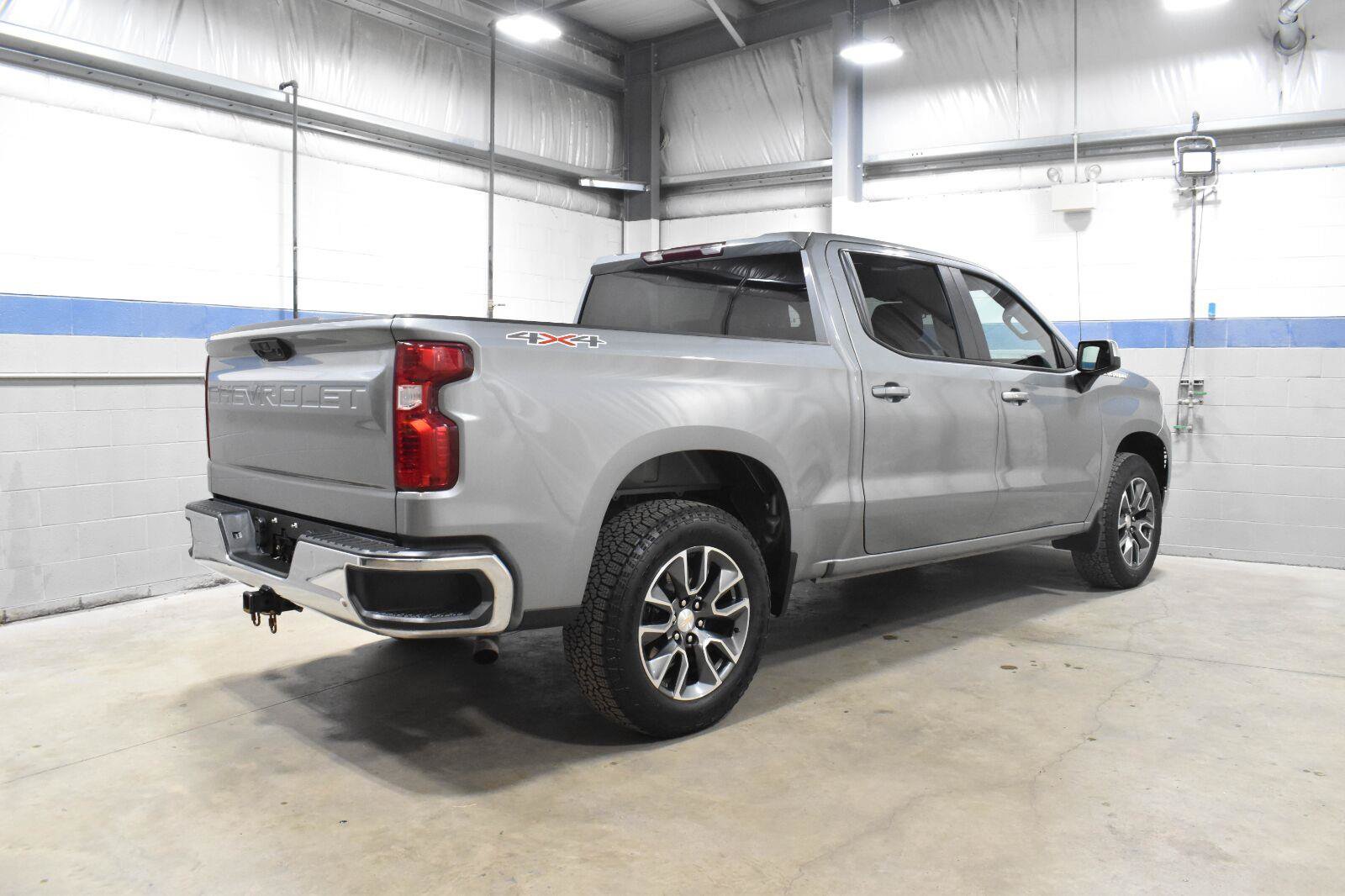 Used 2023 Chevrolet Silverado 1500 LT AWD/4WD image 24
