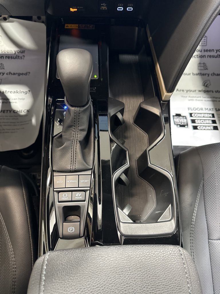 Used 2025 Toyota Camry XSE image 33