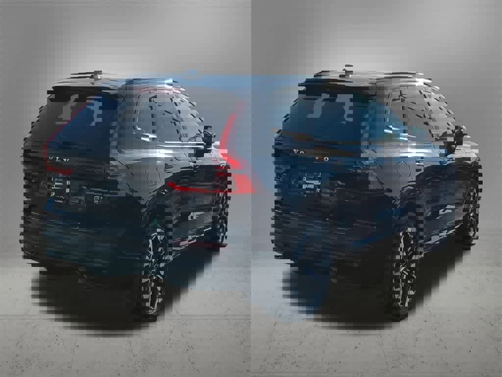 Used 2026 Volvo XC60 B5 Plus w/ Protection Package Premier image 6