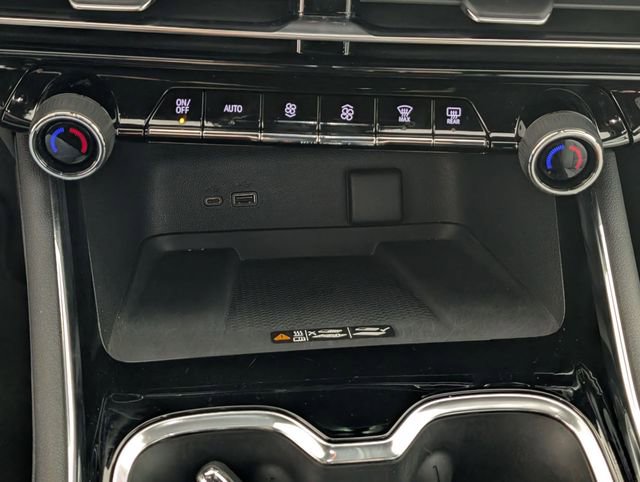 Used 2024 Chevrolet Traverse RS image 22