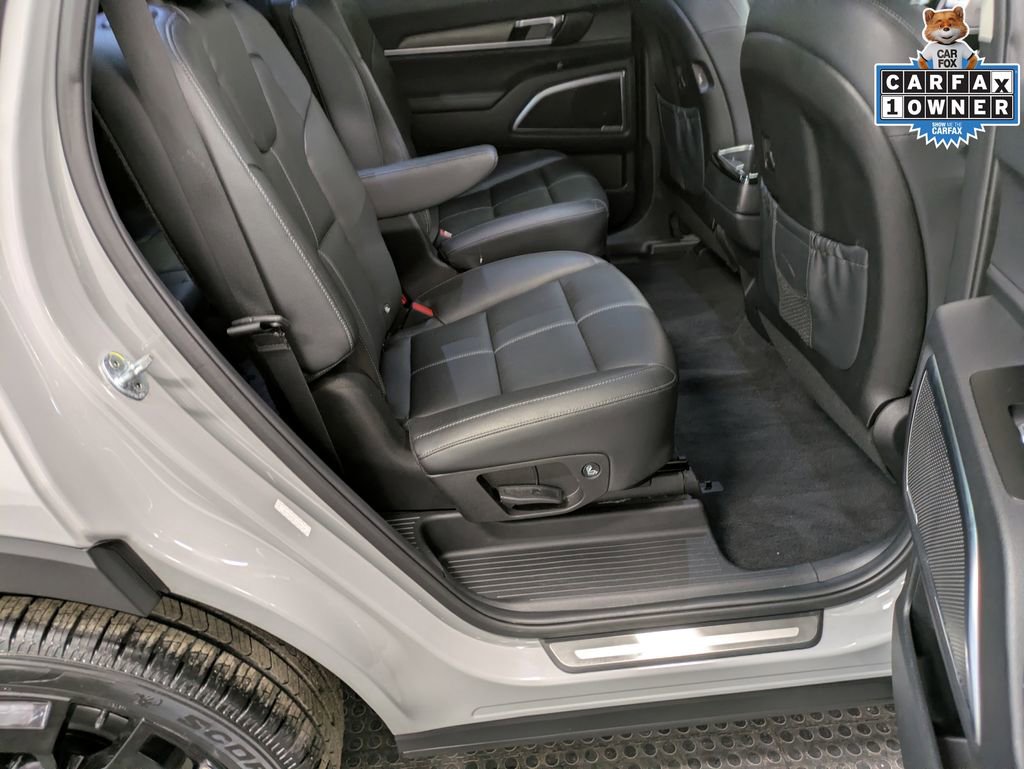 Certified 2022 Kia Telluride SX w/ Nightfall Edition Package image 26