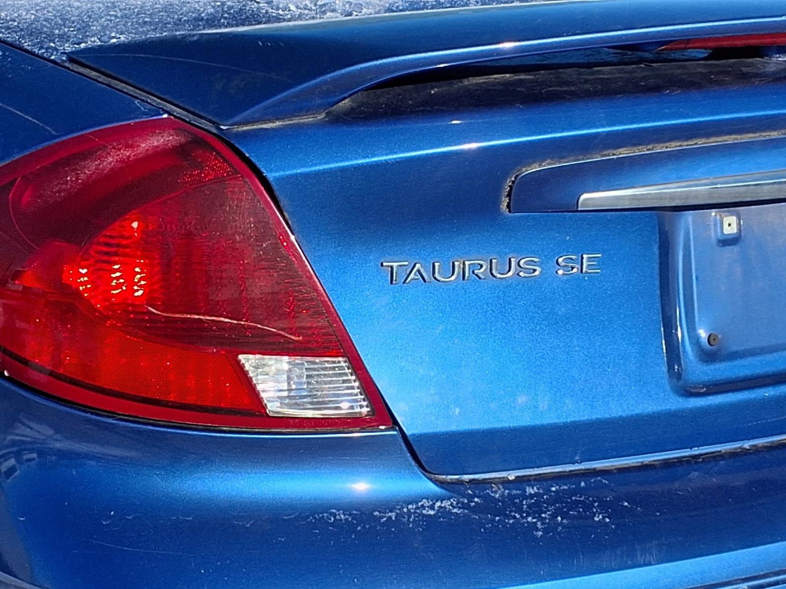 Used 2003 Ford Taurus SE image 19