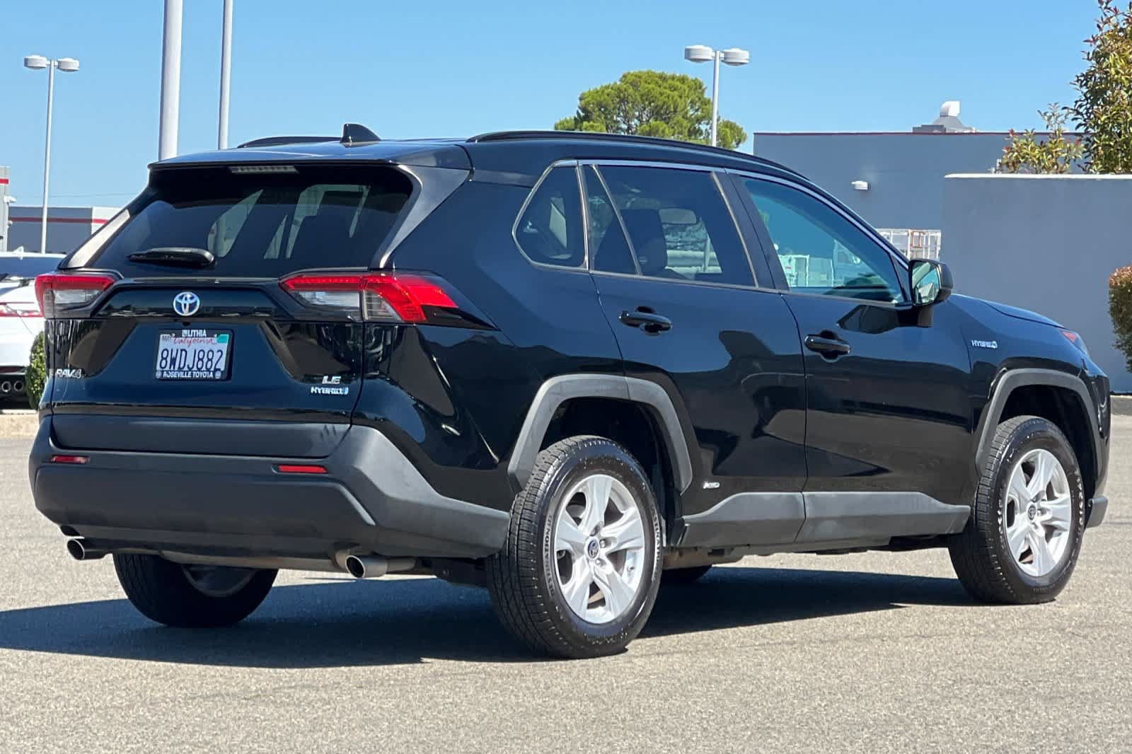 Used 2021 Toyota RAV4 LE AWD/4WD video 2