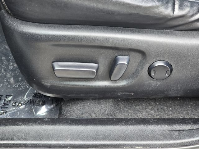 Used 2014 Toyota RAV4 Limited w/ Technology Package AWD/4WD image 11