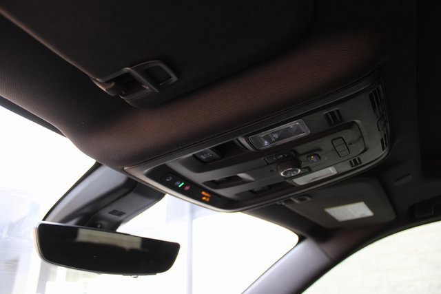 Used 2021 GMC Yukon Denali w/ Denali Premium Package image 31