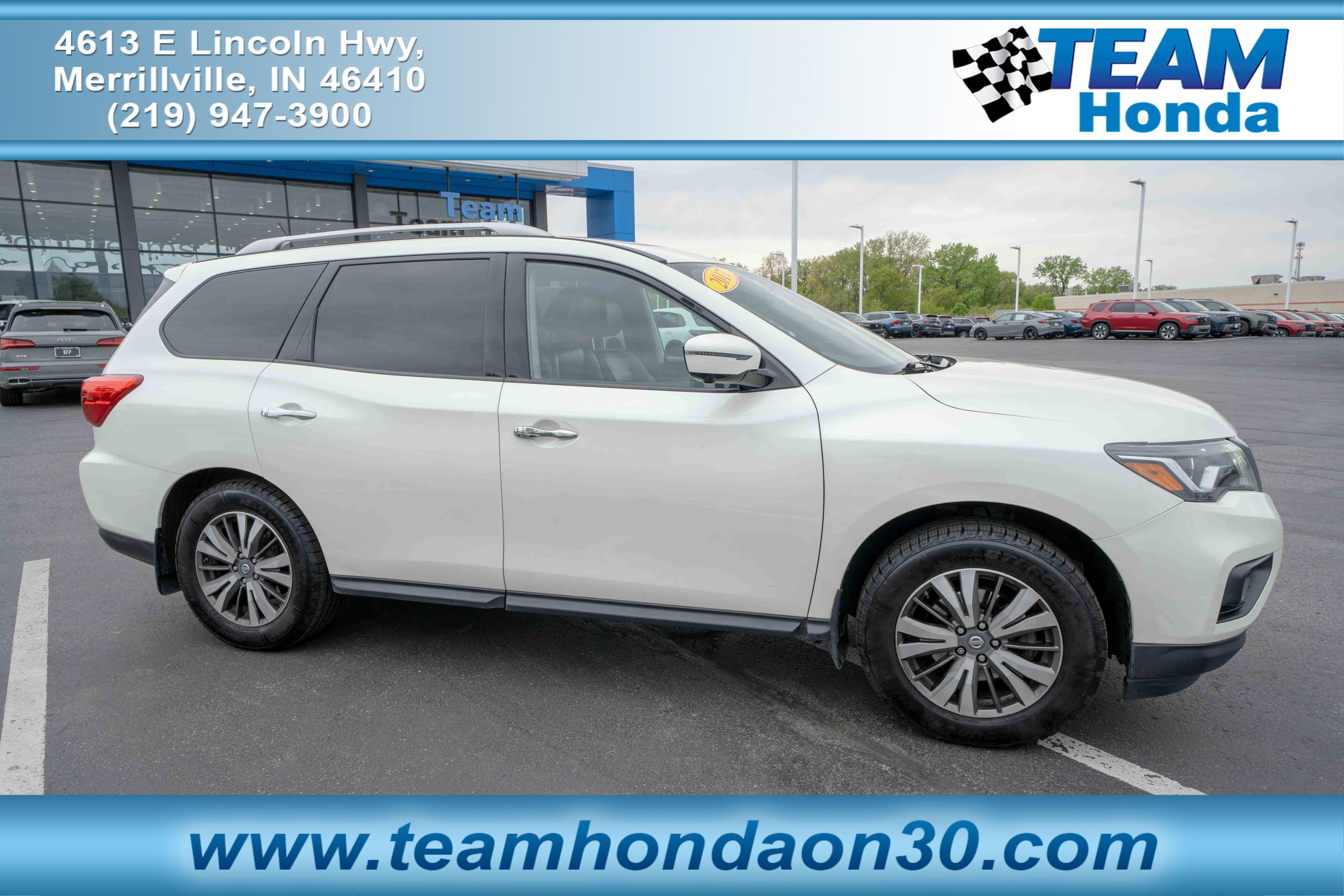 Used 2017 Nissan Pathfinder SL w/ SL Premium Package AWD/4WD image 1