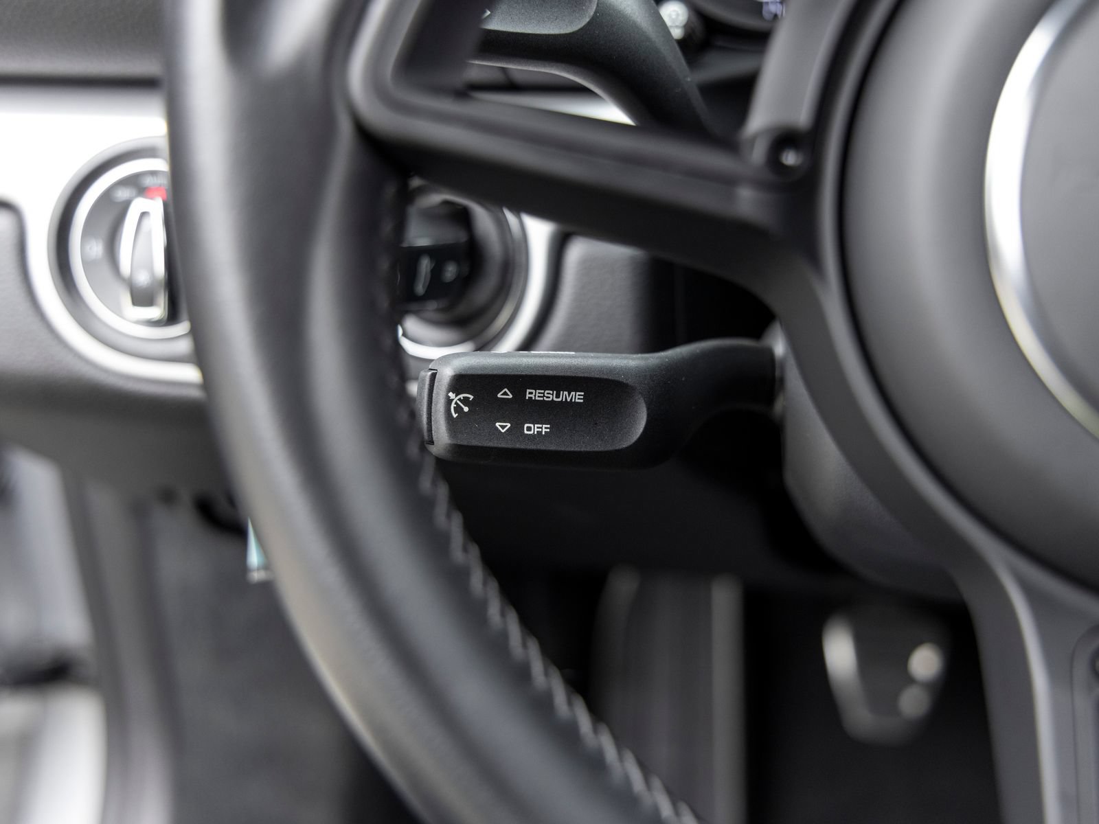 Certified 2020 Porsche 718 Cayman GT4 RWD image 40