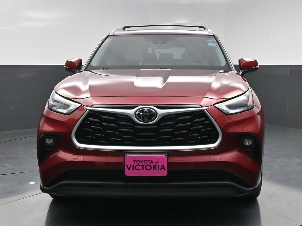 Used 2022 Toyota Highlander XLE FWD image 17