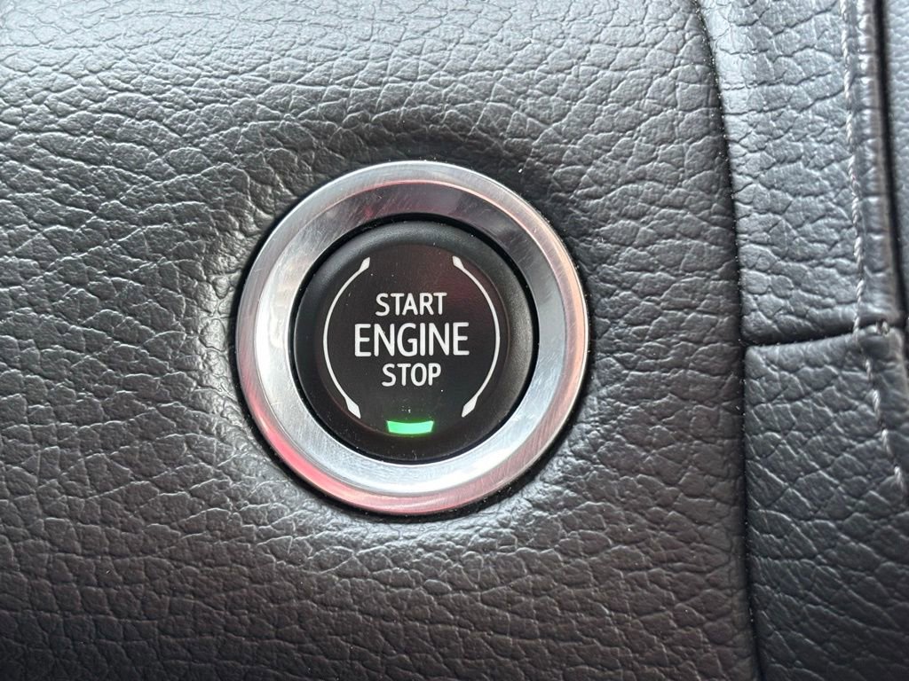 Used 2021 GMC Yukon XL Denali w/ Denali Ultimate Package image 28