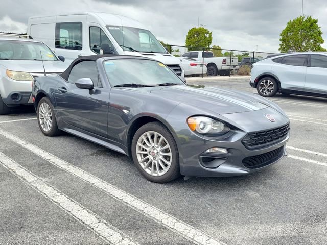 Used 2017 FIAT 124 Spider Classica RWD image 3