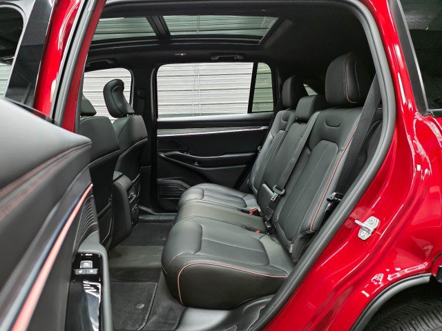 Used 2025 Jeep Wagoneer S Launch Edition AWD/4WD image 18