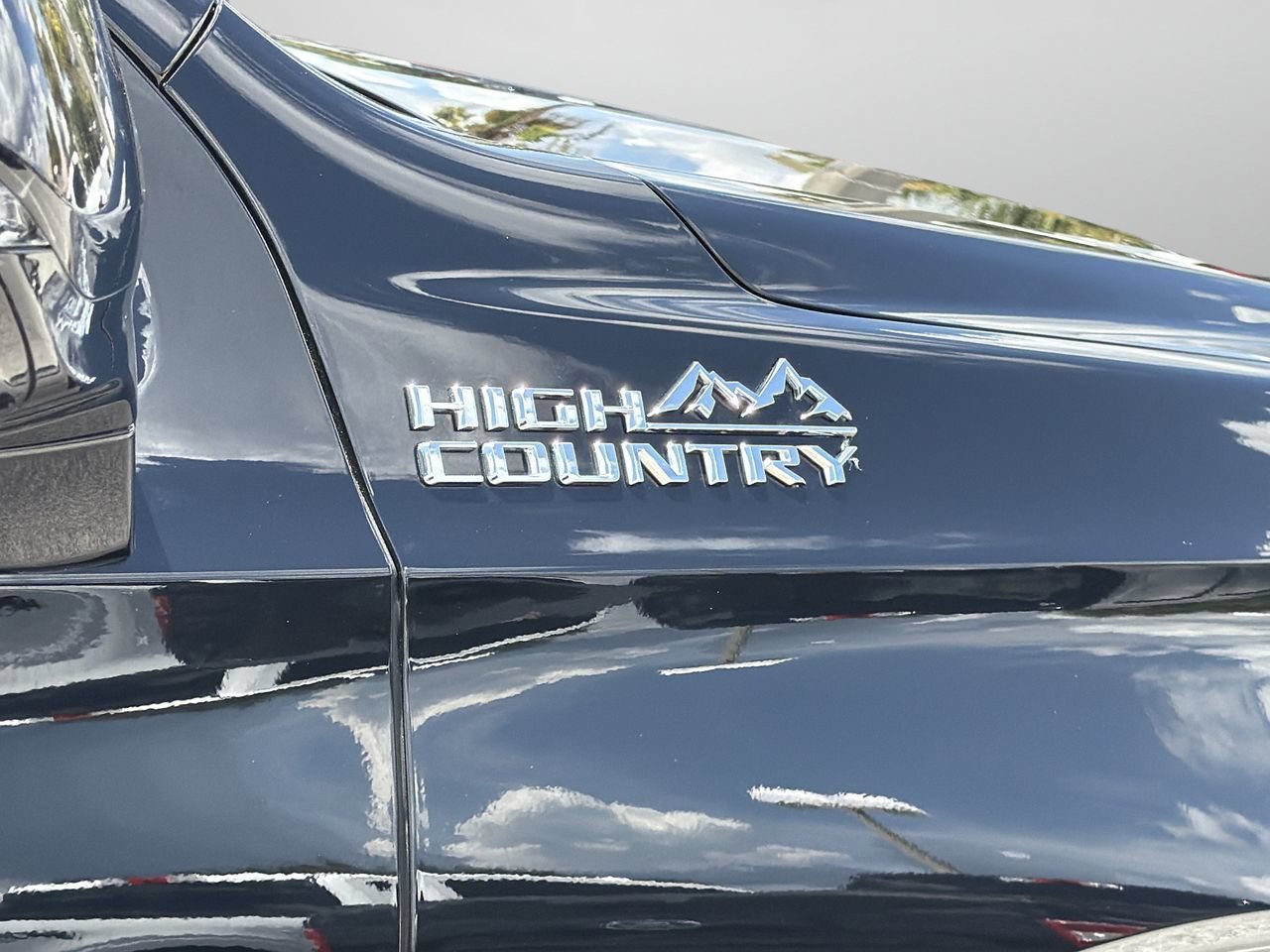 Used 2024 Chevrolet Tahoe High Country RWD image 10