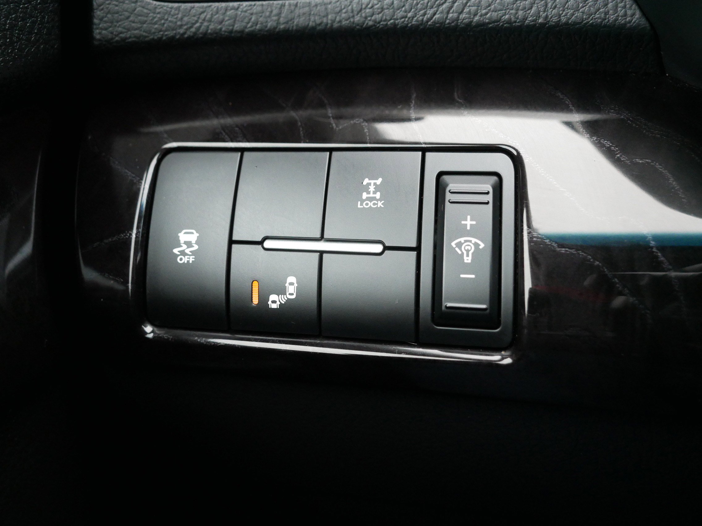 Used 2014 Kia Sorento SX w/ 3rd Row Package image 26