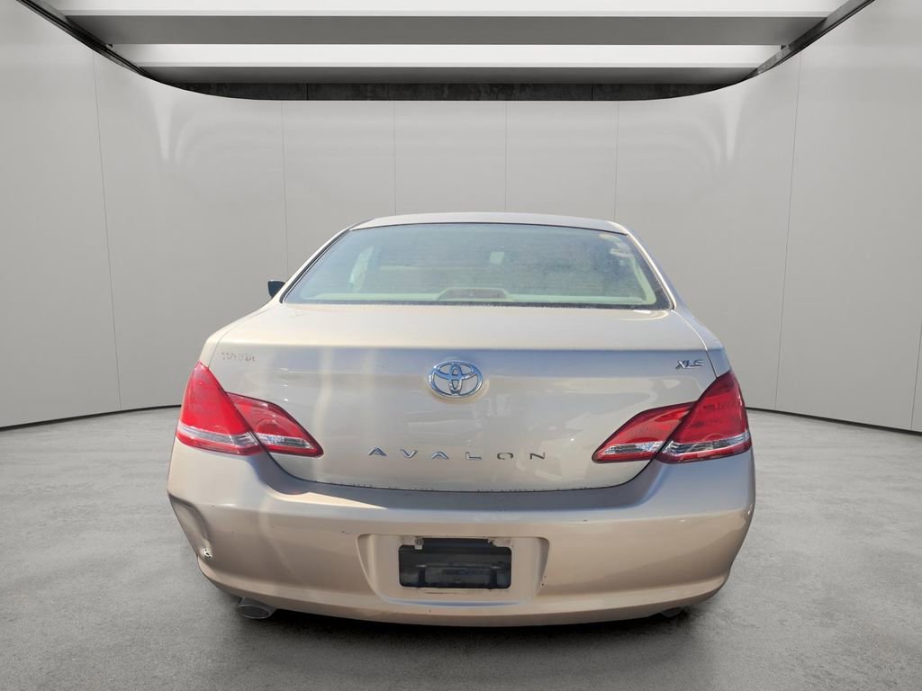 Used 2007 Toyota Avalon XLS image 3