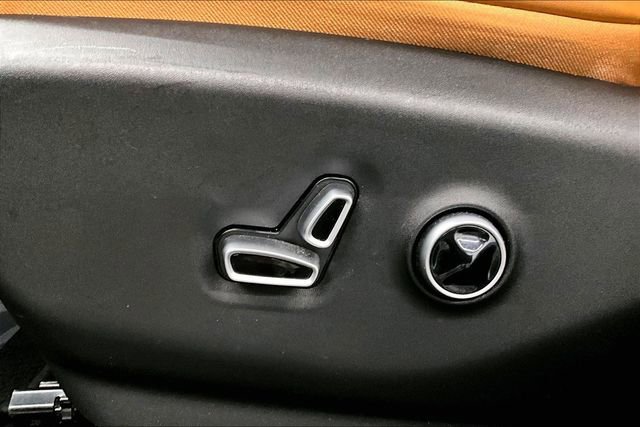 Used 2022 Chrysler Pacifica Pinnacle FWD image 32