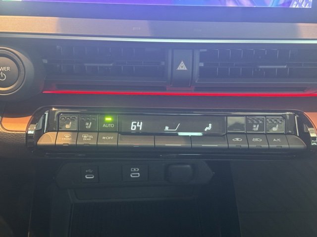 New 2025 Toyota Prius Plug-In Hybrid image 30