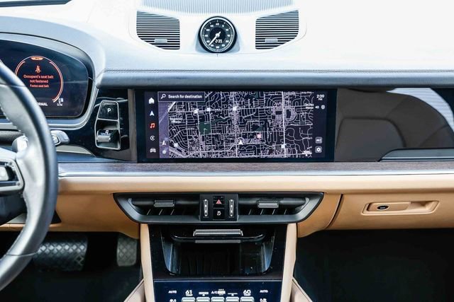 Used 2024 Porsche Cayenne image 11