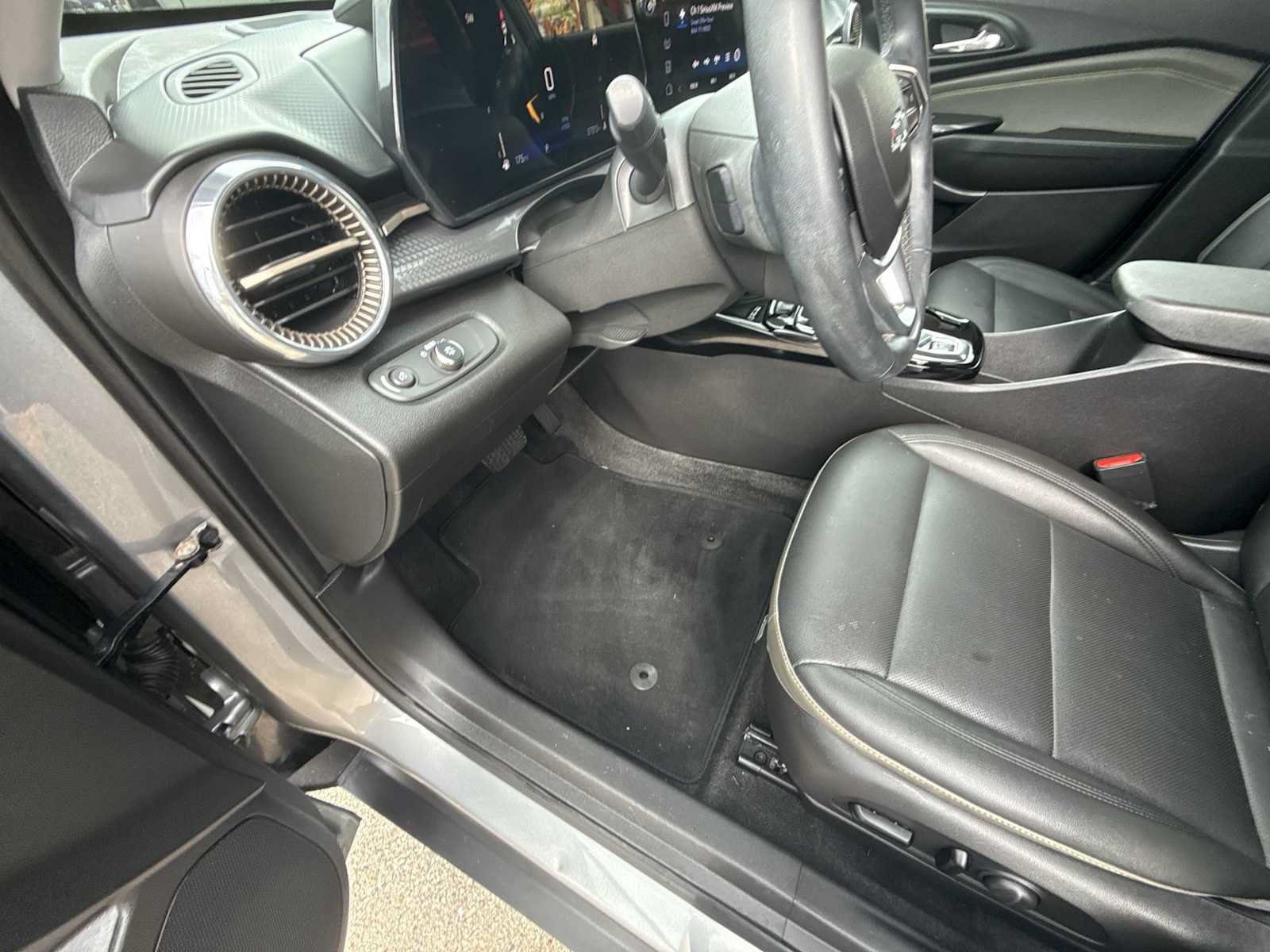 Certified 2024 Chevrolet Trax ACTIV w/ Sunroof Package FWD image 34