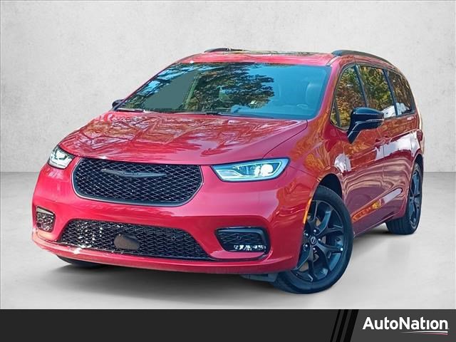 New 2026 Chrysler Pacifica Limited w/ S Appearance Package