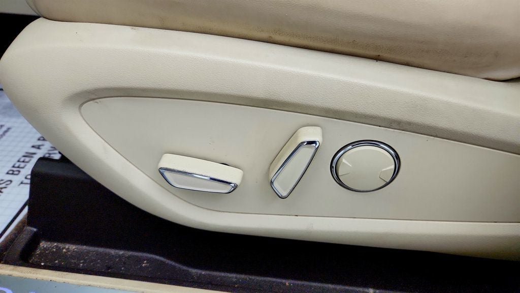 Used 2015 Lincoln MKC AWD w/ Equipment Group 101A Select image 11