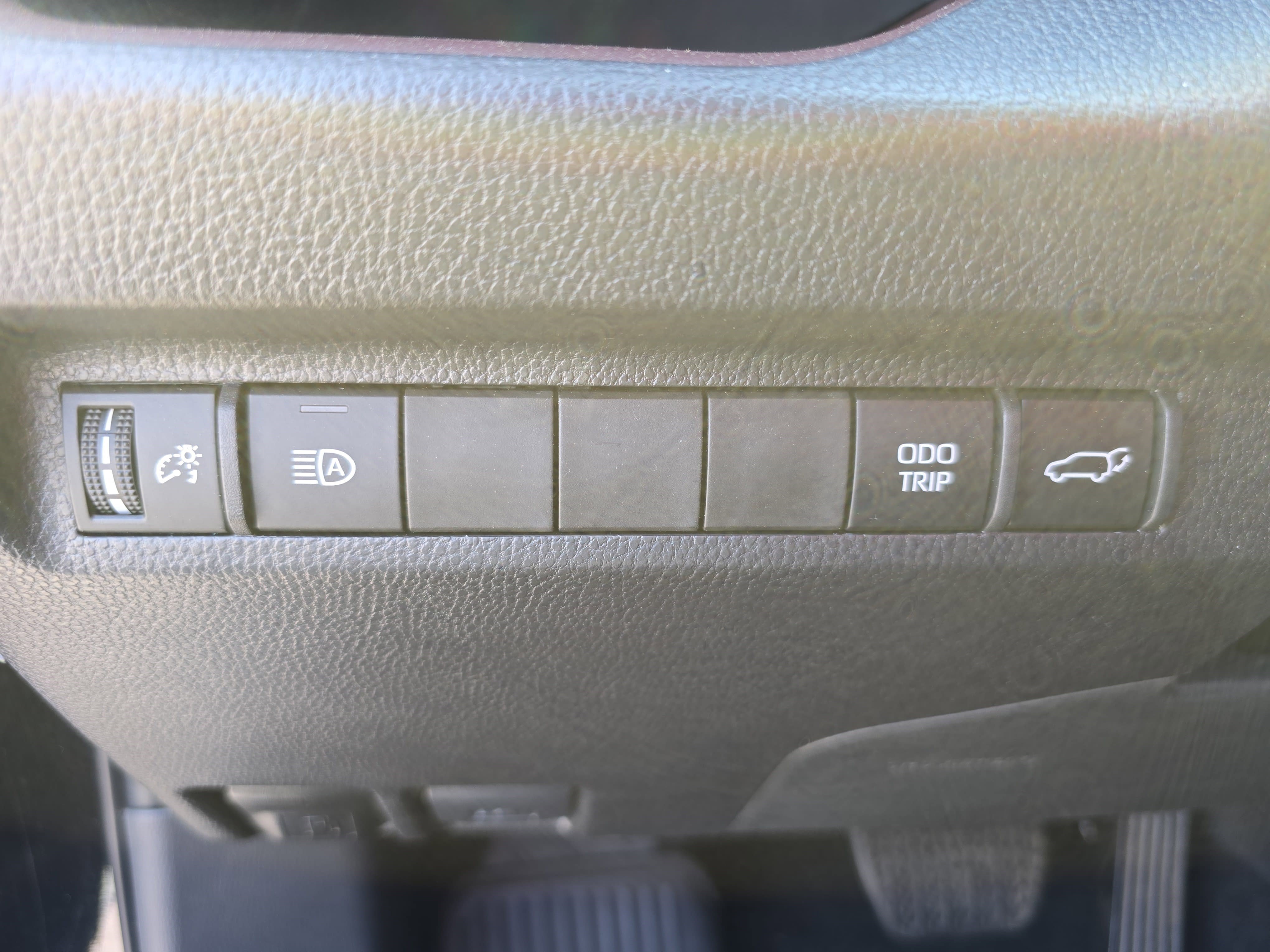 Used 2025 Toyota RAV4 Limited image 27