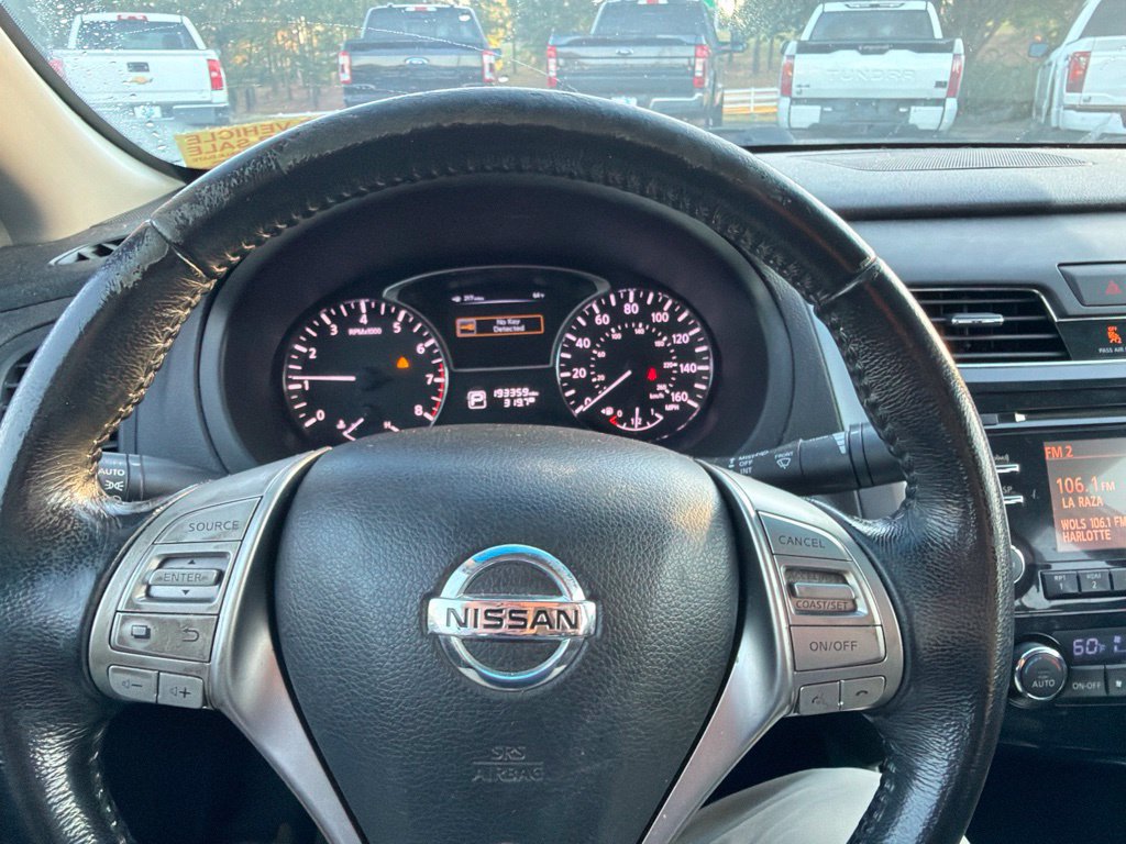 Used 2013 Nissan Altima 2.5 SV FWD image 6