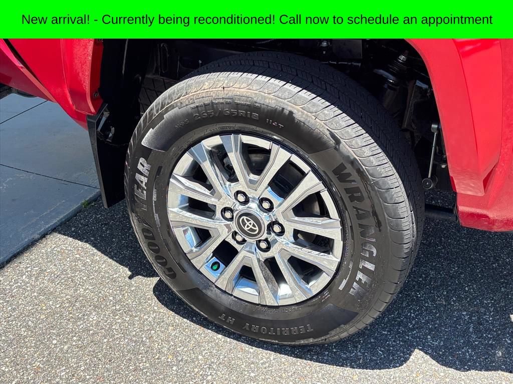 Used 2025 Toyota Tacoma Limited AWD/4WD image 27