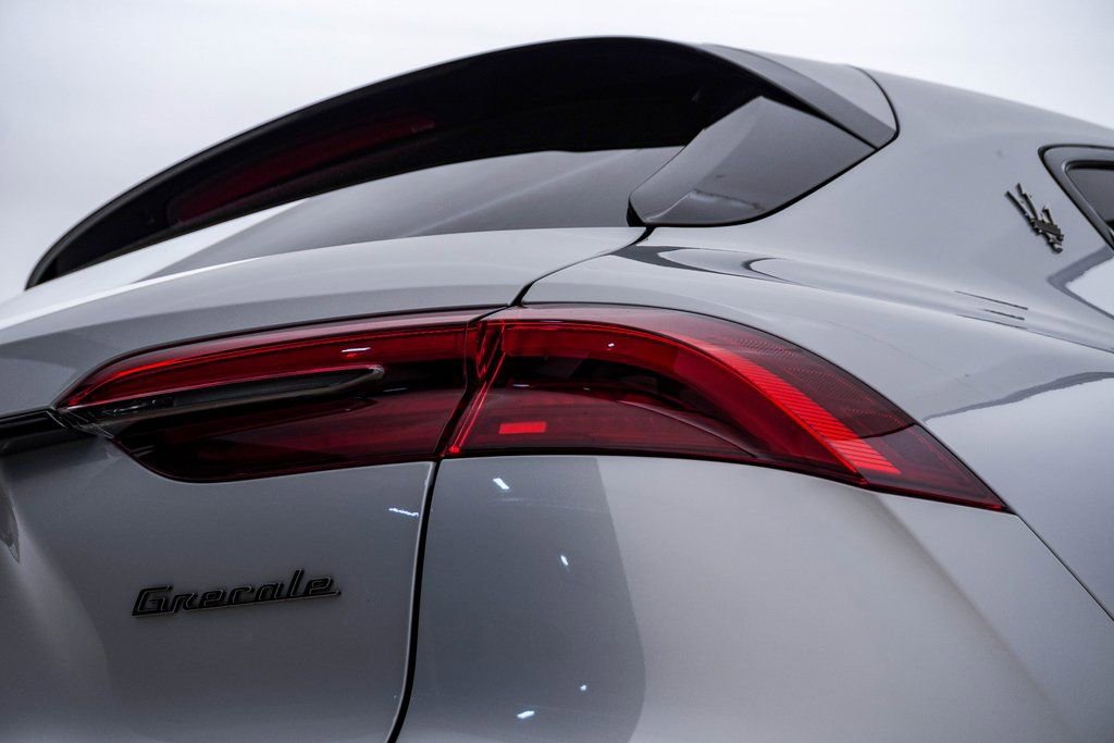 Certified 2024 Maserati Grecale Trofeo image 13