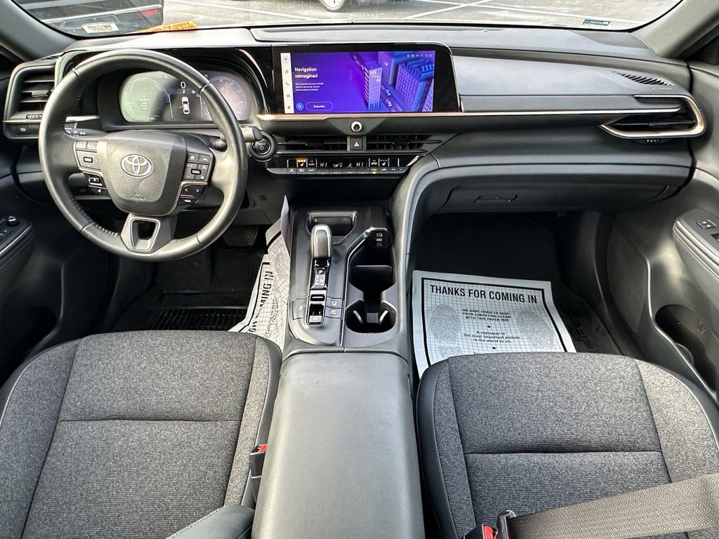 Used 2023 Toyota Crown image 12