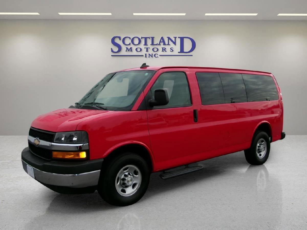 Used 2024 Chevrolet Express 2500 LT w/ LT Preferred Equipment Group RWD image 2