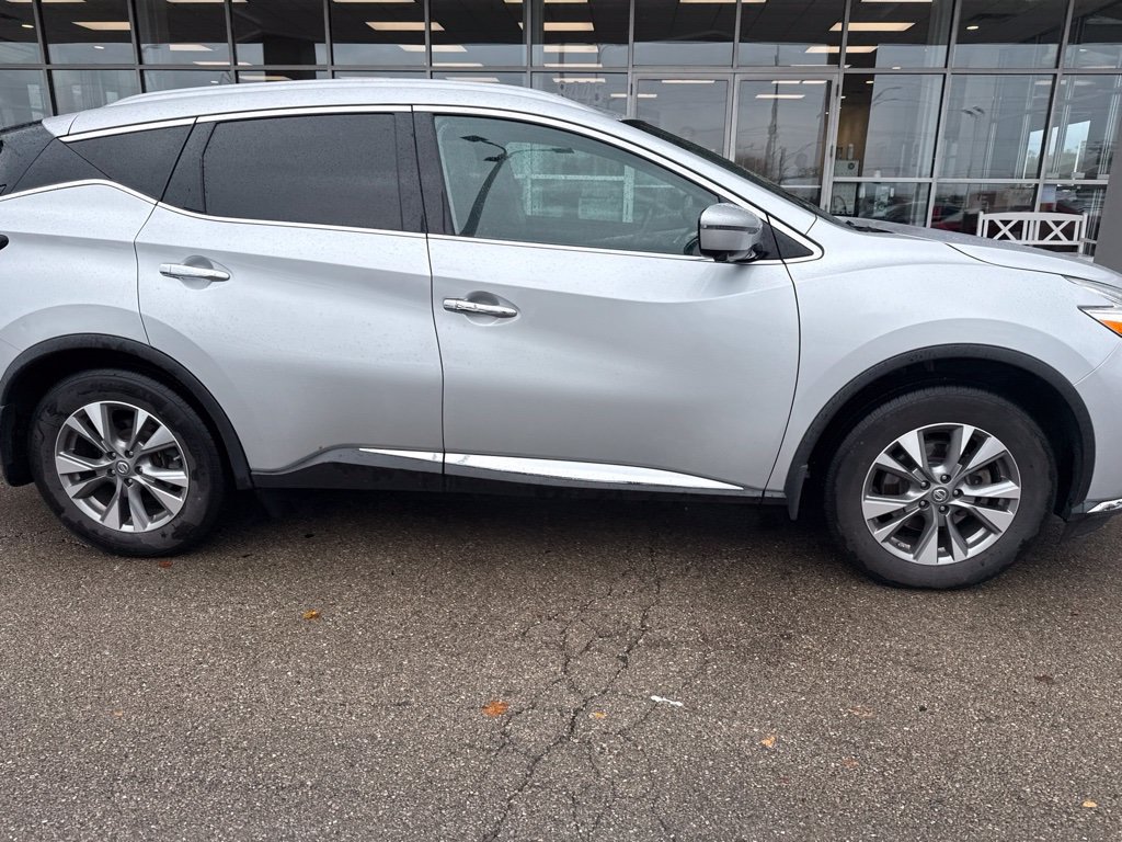 Used 2017 Nissan Murano SL w/ SL Technology Package AWD/4WD image 2