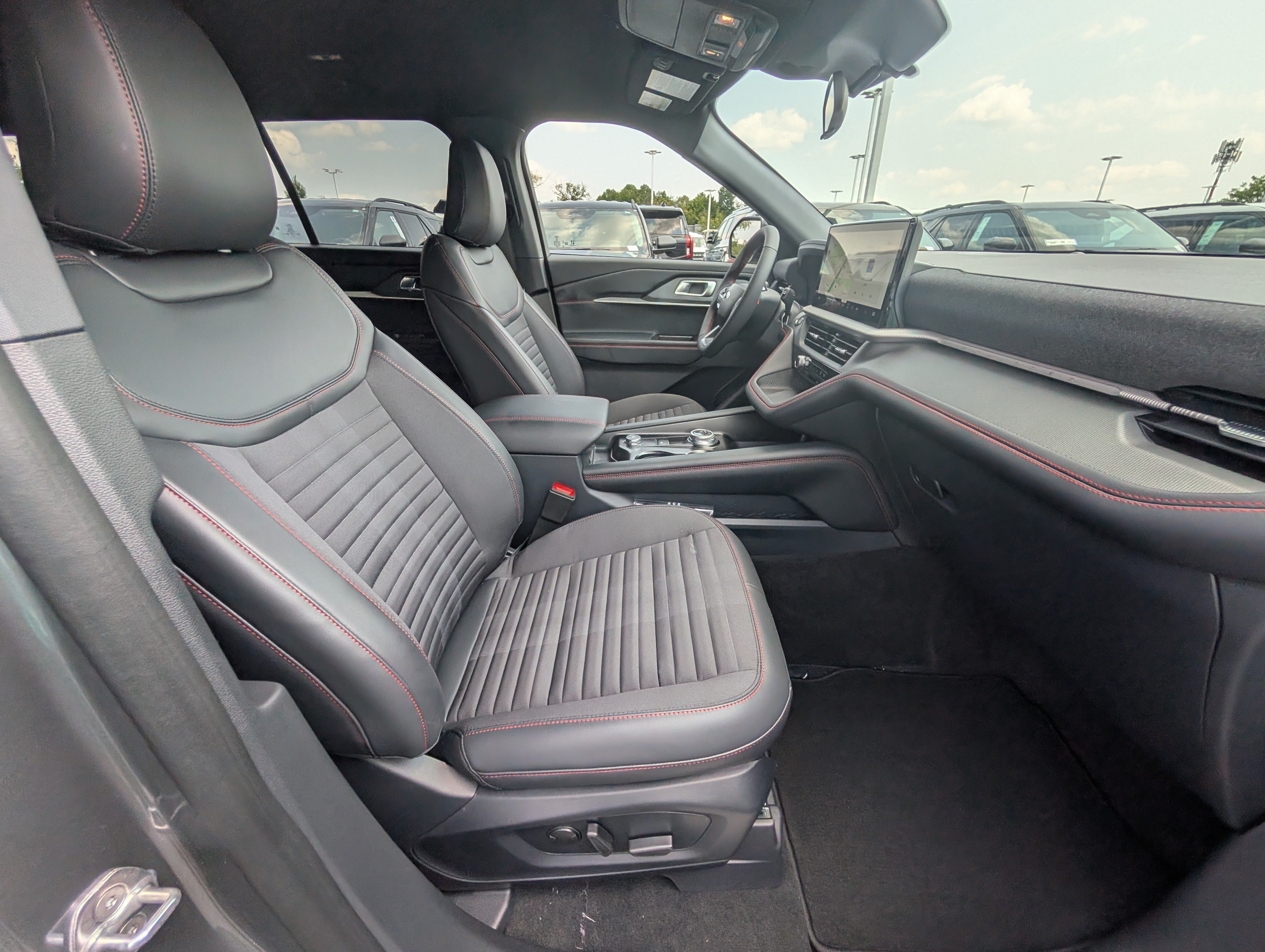 New 2026 Ford Explorer ST-Line AWD/4WD image 6