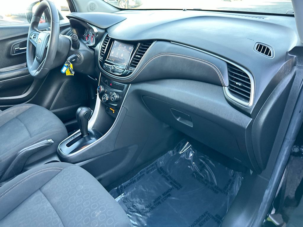 Used 2022 Chevrolet Trax LS w/ Tint and Cruise Package AWD/4WD image 26
