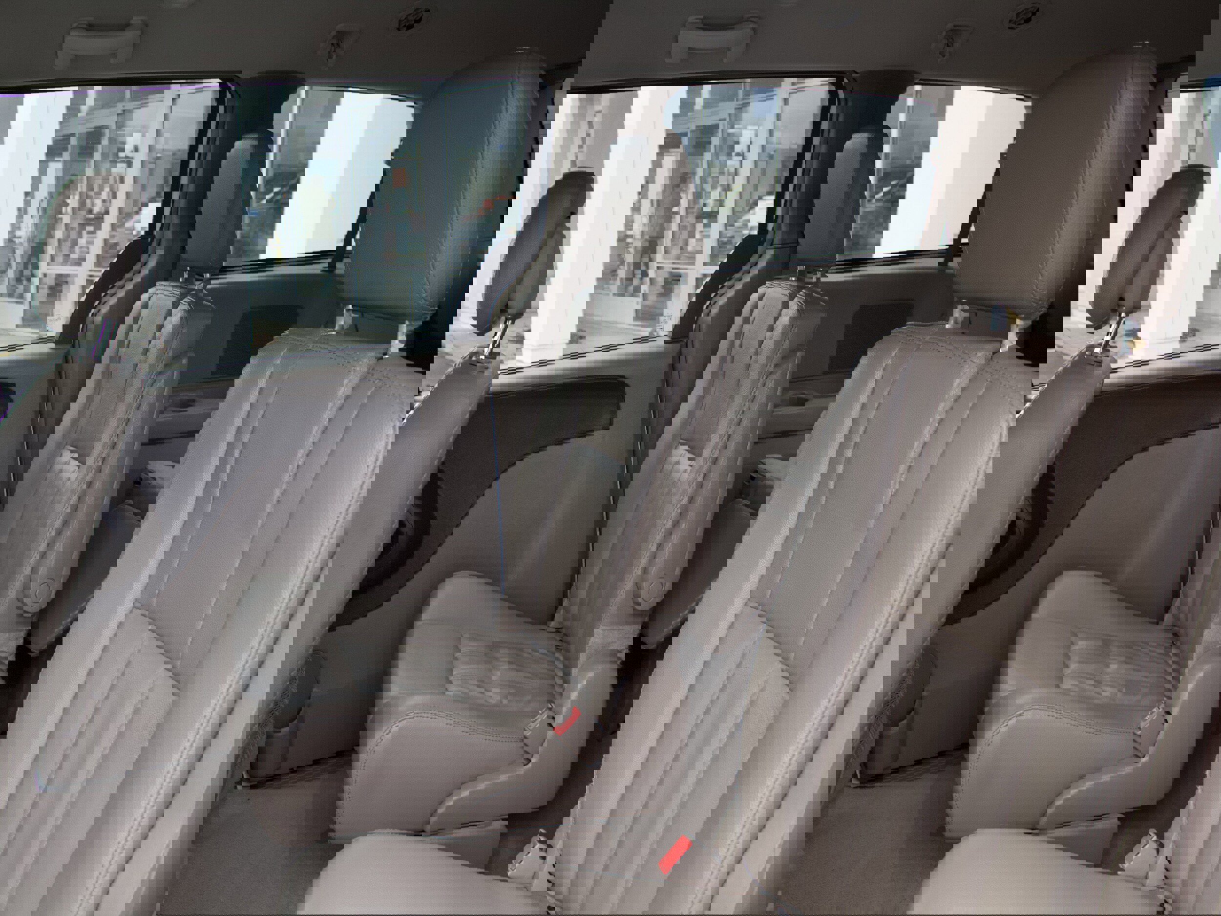 Used 2015 Chrysler Town & Country Touring image 24