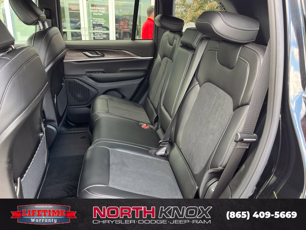 New 2027 Jeep Grand Cherokee 4WD image 17