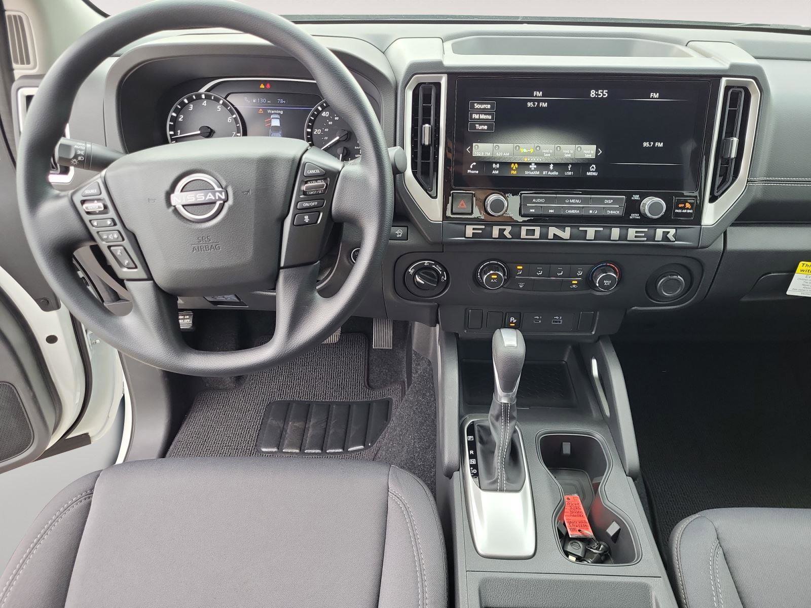 Used 2025 Nissan Frontier SV image 11