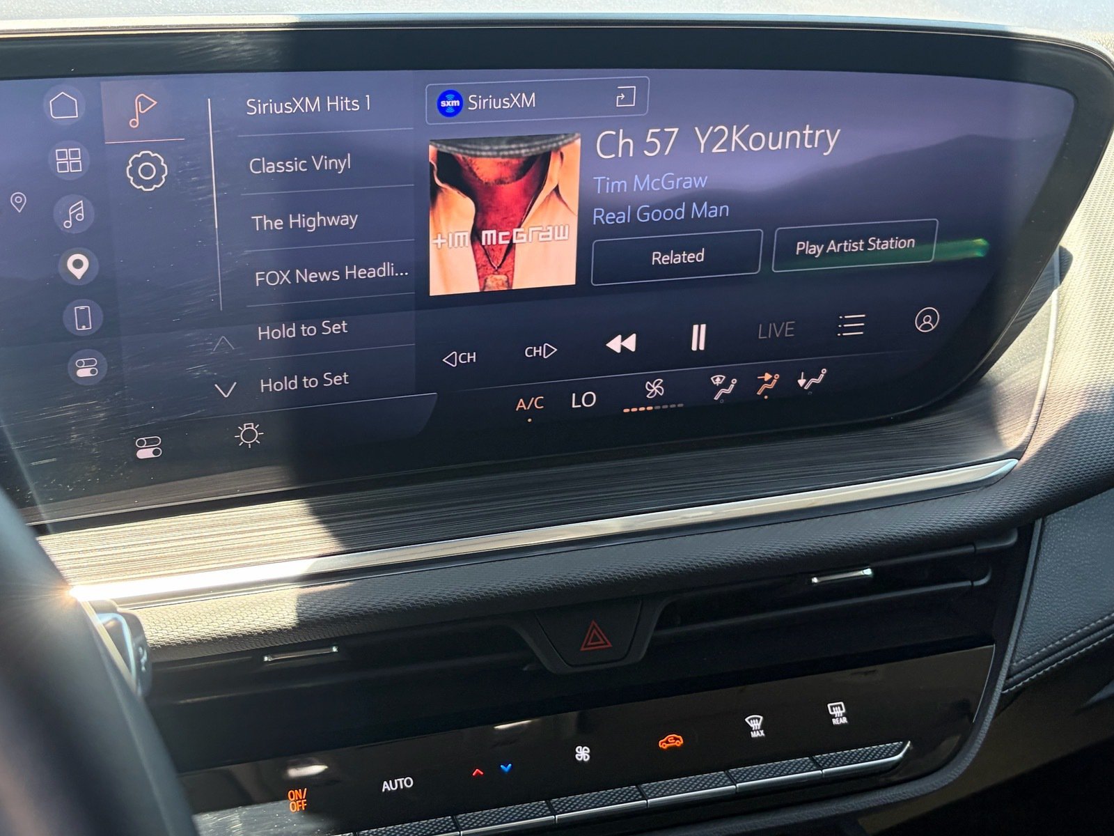 Used 2025 Buick Envision Preferred AWD/4WD image 20
