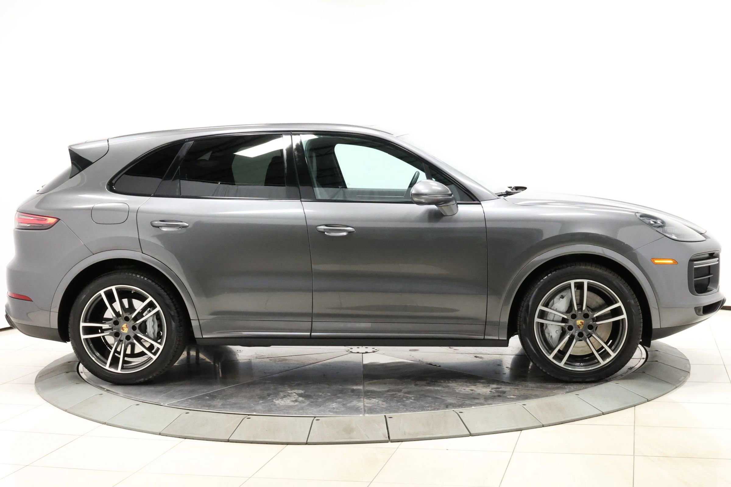 Used 2020 Porsche Cayenne Turbo image 59