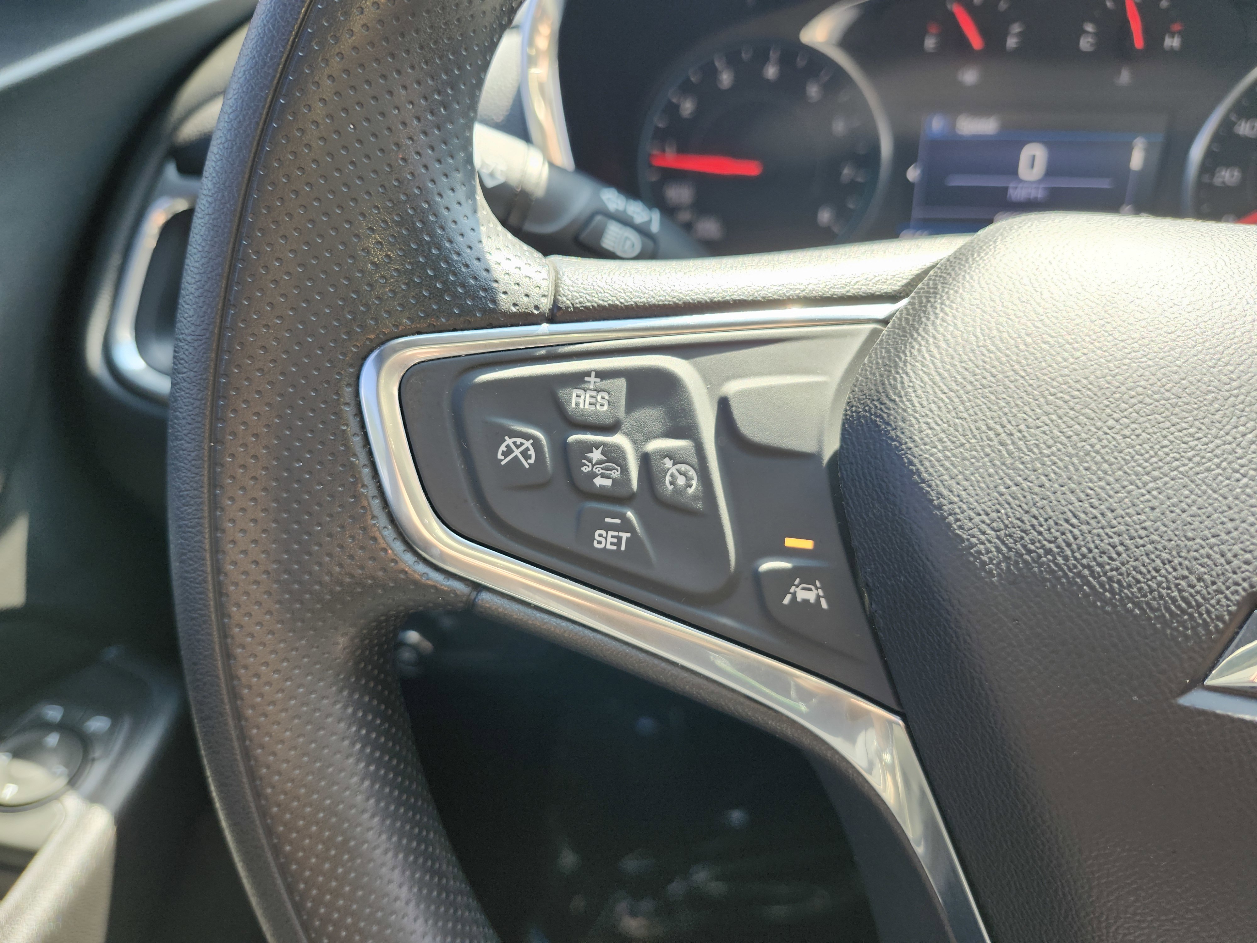 Used 2020 Chevrolet Equinox LT FWD image 33